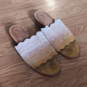 Frye Cindy Wave Mule Size 9